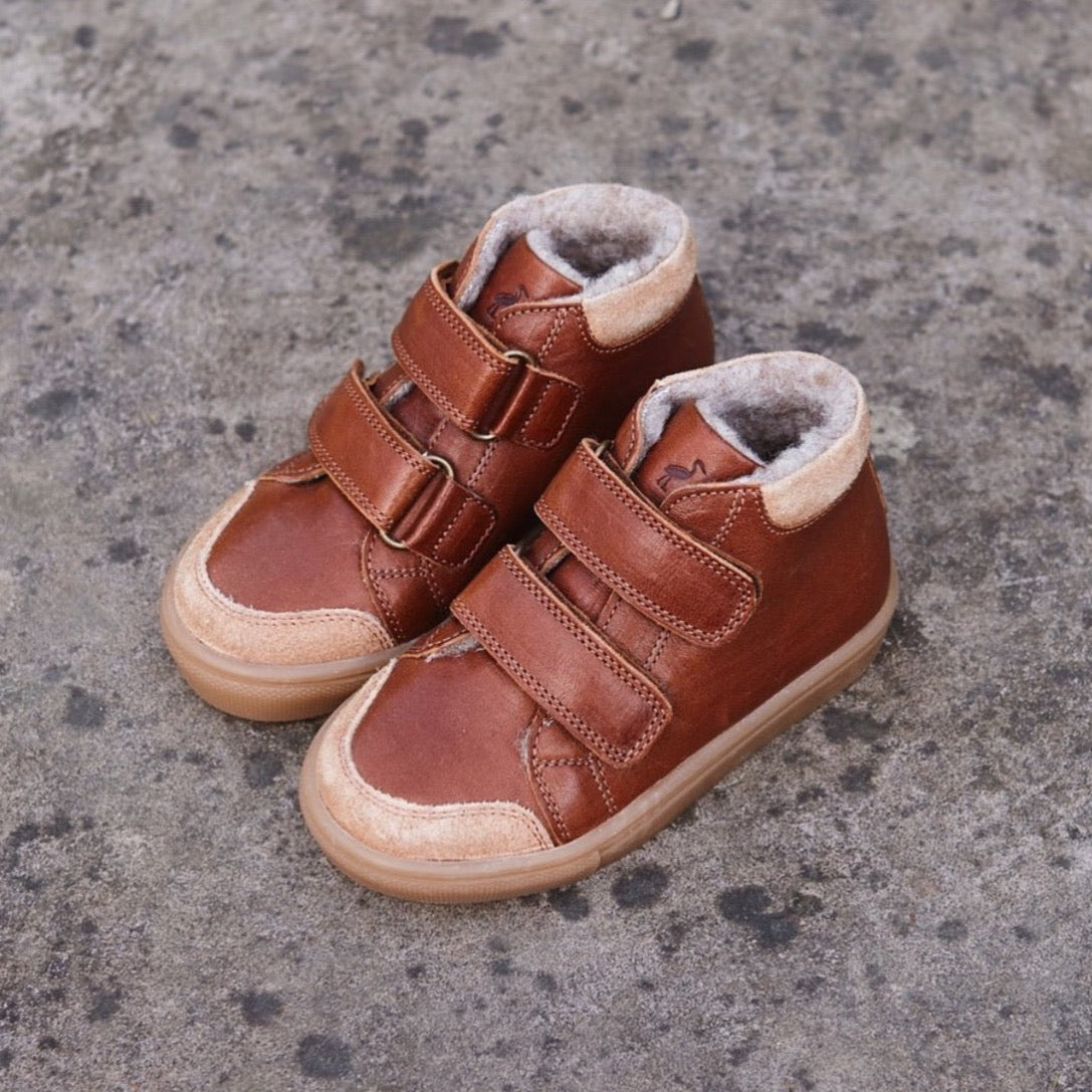 Sneakers fourr es cognac Petit Nord Rose Et Balthazar